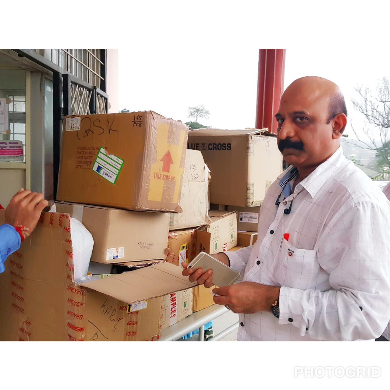 Dr. Goutham R. Choudhari treating patients at Sri Venkateshwara Clinic Bengaluru - photo 6